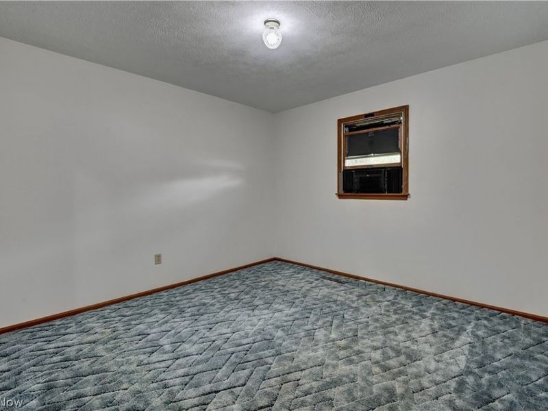 445 N George Street, West Lafayette, OH 43845 Photo 10