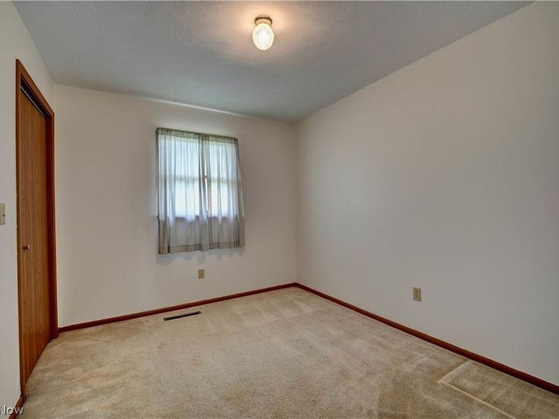 445 N George Street, West Lafayette, OH 43845 Photo 11