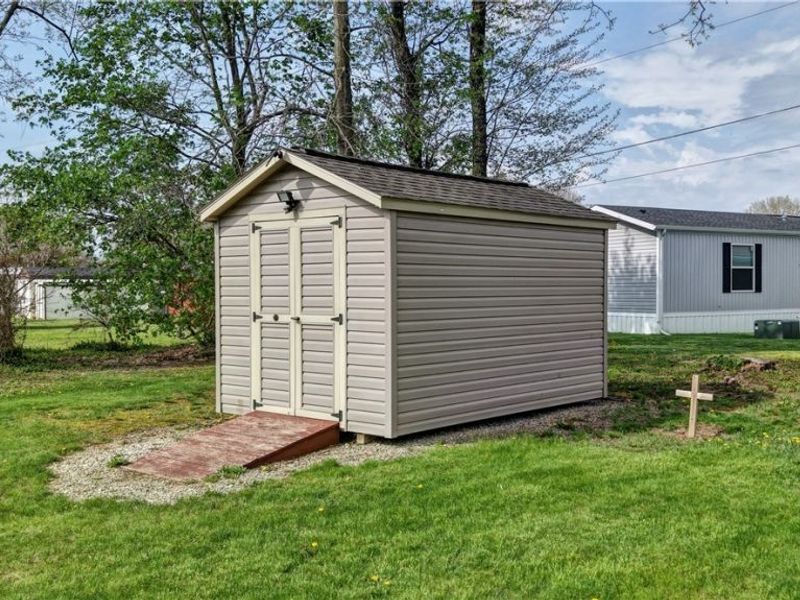 445 N George Street, West Lafayette, OH 43845 Photo 20