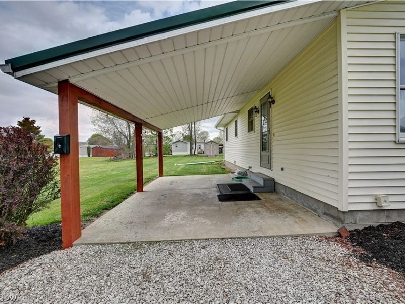 445 N George Street, West Lafayette, OH 43845 Photo 3