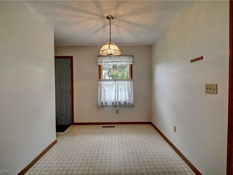 445 N George Street, West Lafayette, OH 43845 Photo 4