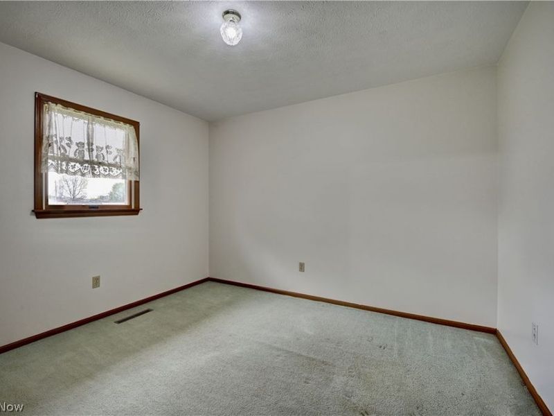 445 N George Street, West Lafayette, OH 43845 Photo 9