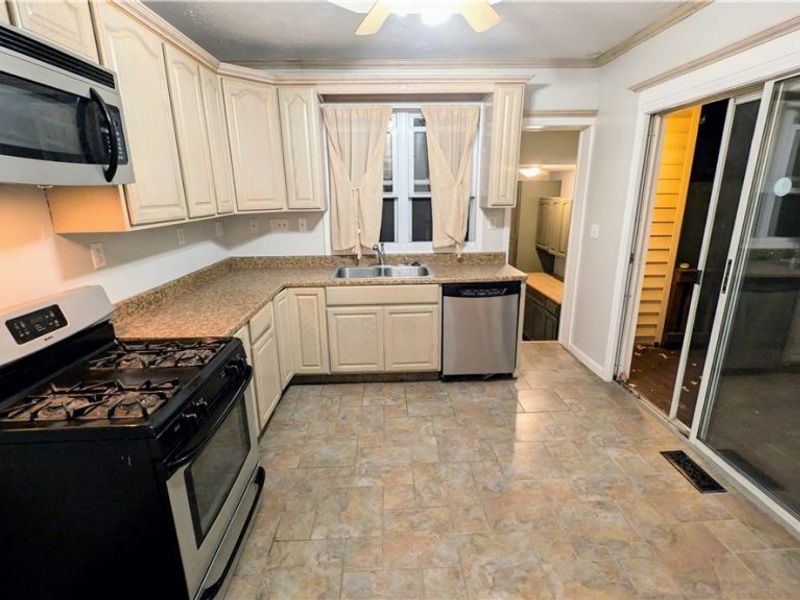 6989 Reed Road, Conneaut, OH 44030 Photo 6