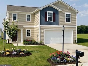 33 ENEFACE CREST, HANOVER, PA 17331