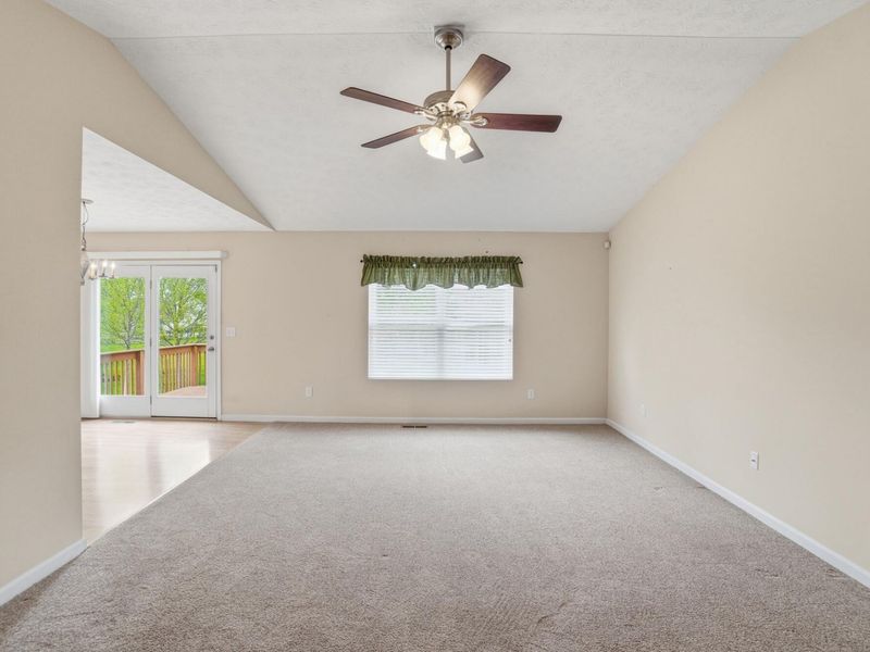 1840 Hunters Ridge Drive, Troy, OH 45373 Photo 11