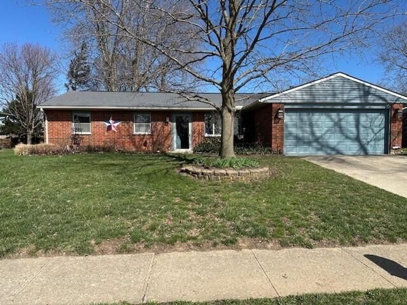 2483 E Foxchase Court, Troy, OH 45373 Photo 2