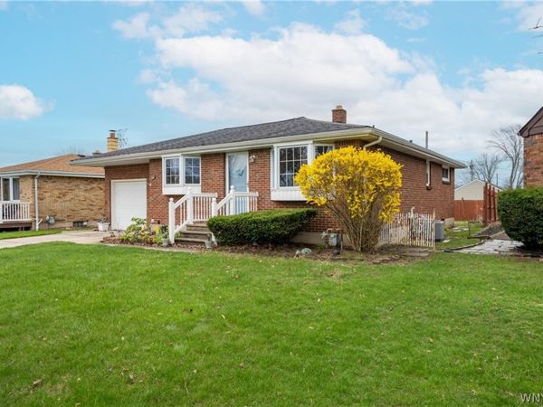 53 Hillside Avenue , Cheektowaga, NY 14225