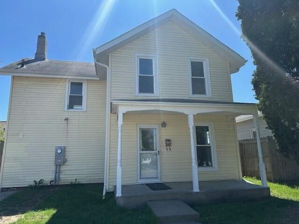 1516 E 5TH, Muscatine, IA 52761