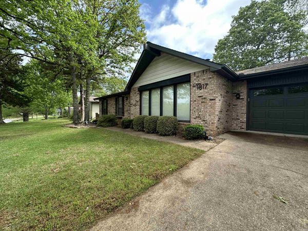 1817 Fairway Drive, Mountain Home, AR 72653
