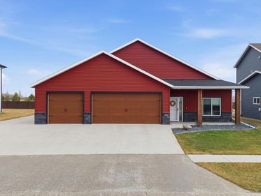 7903 Northern Lights Avenue, Horace, ND 58047