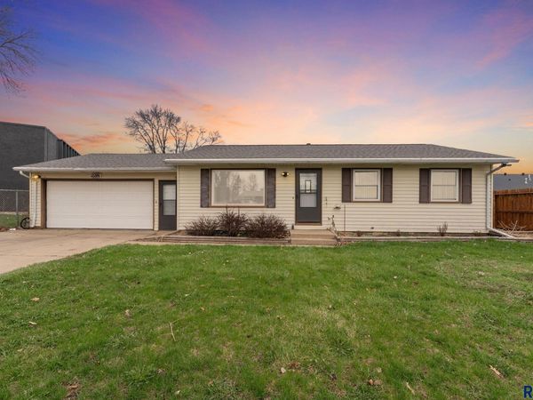 5512 W 39th St, Sioux Falls, SD 57106