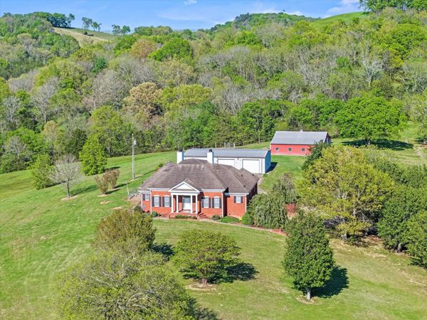 954 Molino Rd , Fayetteville, TN 37334