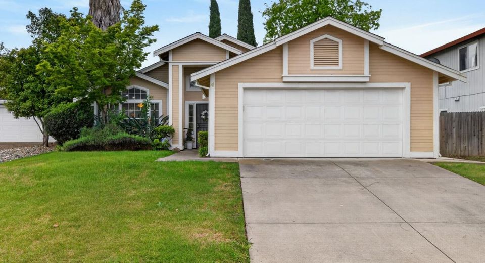 4 San Rogue Ct, Sacramento, CA 95823 Photo