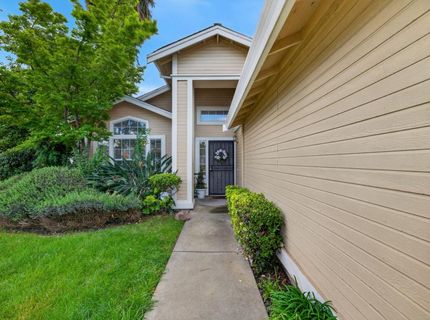 4 San Rogue Ct, Sacramento, CA 95823 Photo