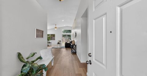 4 San Rogue Ct, Sacramento, CA 95823 Photo