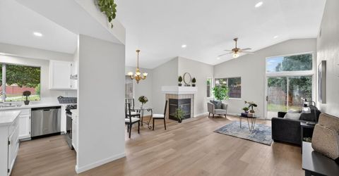 4 San Rogue Ct, Sacramento, CA 95823 Photo