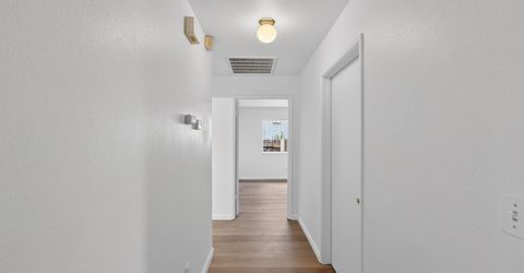 4 San Rogue Ct, Sacramento, CA 95823 Photo