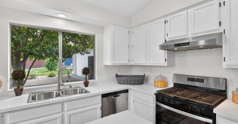 4 San Rogue Ct, Sacramento, CA 95823 Photo