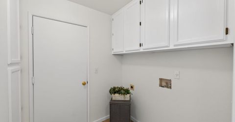 4 San Rogue Ct, Sacramento, CA 95823 Photo