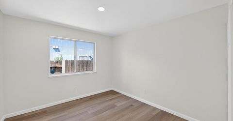 4 San Rogue Ct, Sacramento, CA 95823 Photo