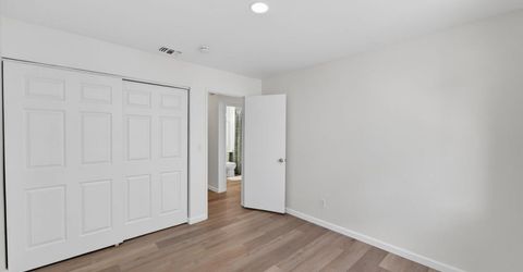 4 San Rogue Ct, Sacramento, CA 95823 Photo