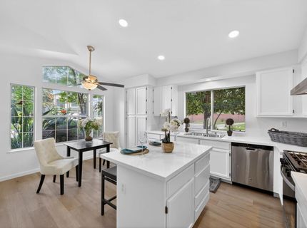 4 San Rogue Ct, Sacramento, CA 95823 Photo