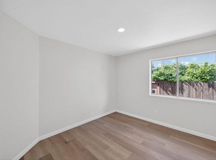 4 San Rogue Ct, Sacramento, CA 95823 Photo