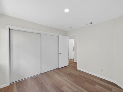 4 San Rogue Ct, Sacramento, CA 95823 Photo