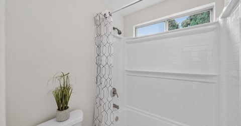 4 San Rogue Ct, Sacramento, CA 95823 Photo