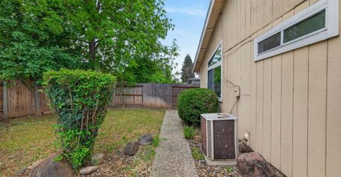 4 San Rogue Ct, Sacramento, CA 95823 Photo