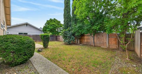 4 San Rogue Ct, Sacramento, CA 95823 Photo