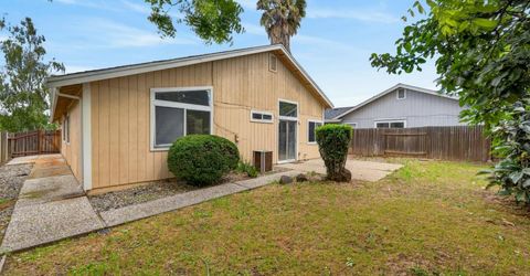 4 San Rogue Ct, Sacramento, CA 95823 Photo