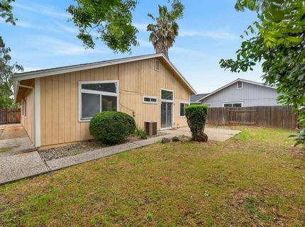 4 San Rogue Ct, Sacramento, CA 95823 Photo
