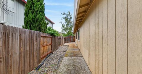 4 San Rogue Ct, Sacramento, CA 95823 Photo
