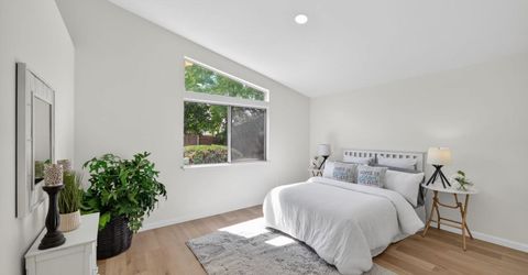 4 San Rogue Ct, Sacramento, CA 95823 Photo