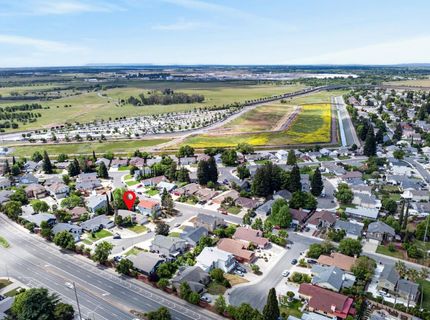 4 San Rogue Ct, Sacramento, CA 95823 Photo