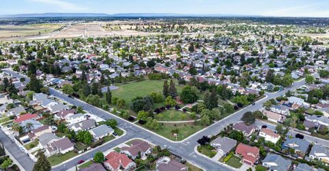 4 San Rogue Ct, Sacramento, CA 95823 Photo