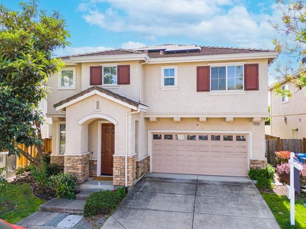 34306 Torrey Pine Ln, Union City, CA 94587