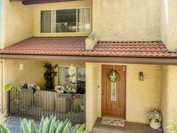 9735 Via Roma, Burbank, CA 91504