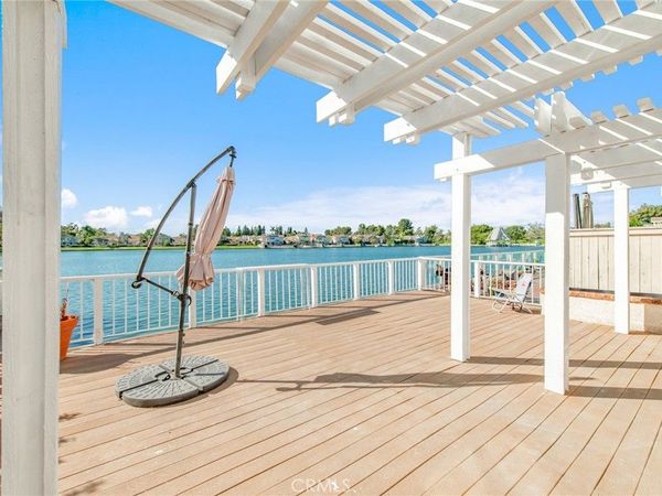 76 Fairlake, Unit 23, Irvine, CA 92614