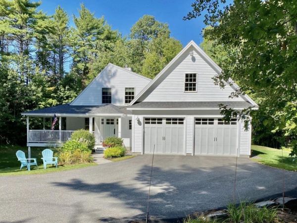 9 Ridge Road, Raymond, ME 04071