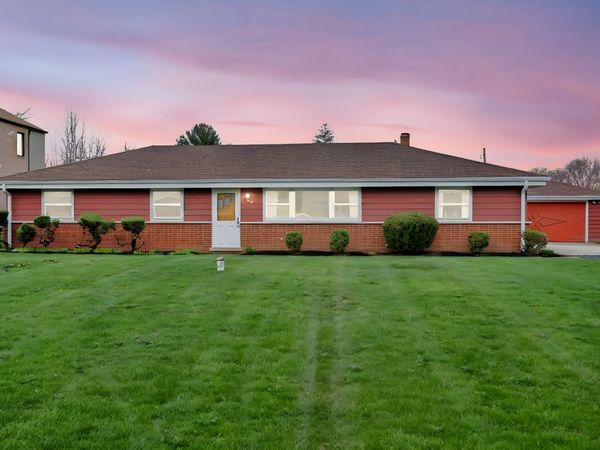 102 W Elaine Circle , Prospect Heights, IL 60070