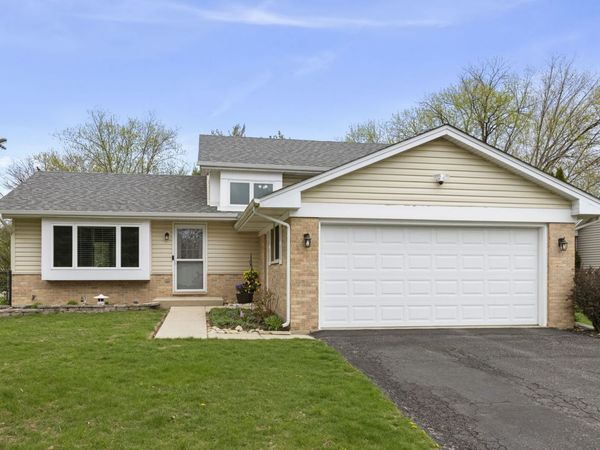 322 Hickory Oaks Drive , Bolingbrook, IL 60490