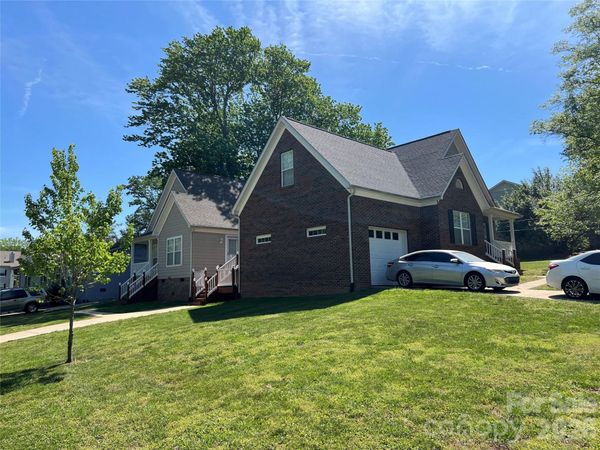 5111 Clearwater Road , Charlotte, NC 28217