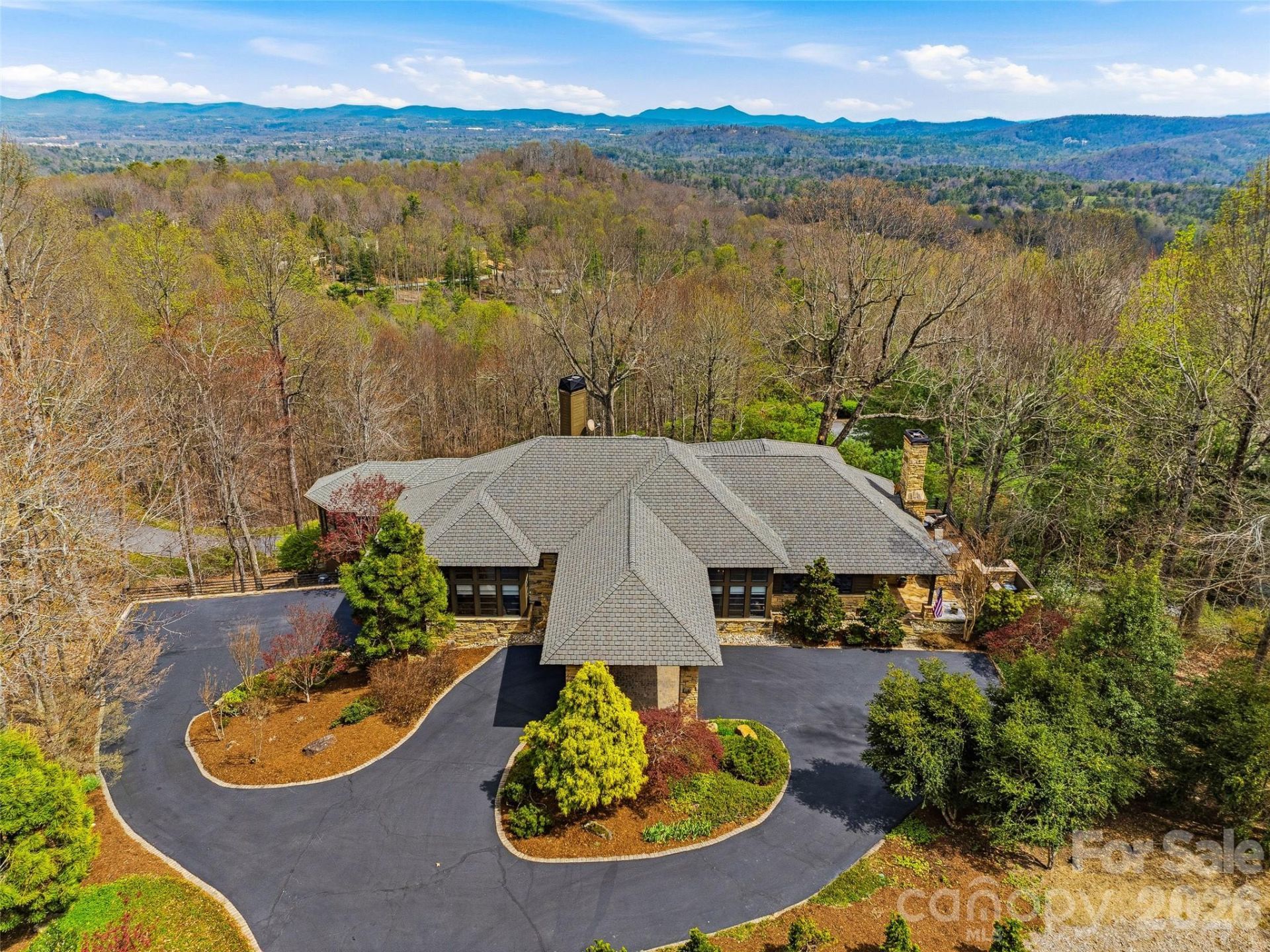 1000 Mcfarlane Way, Hendersonville, NC 28739 Main Photo