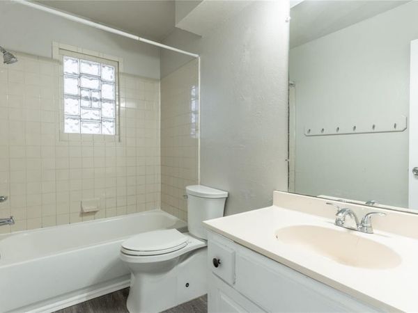 6817 Lancer Lane, Oklahoma City, OK 73132