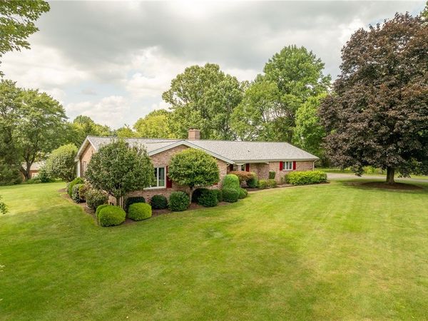 513 St Route 271 , Ligonier, PA 15658