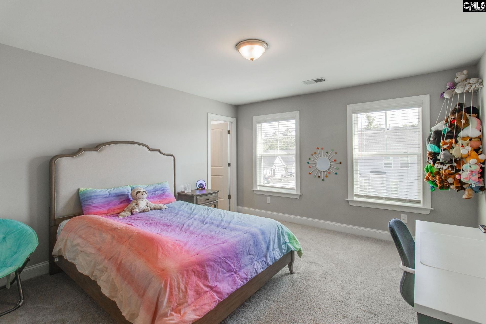 433 Thayer St Photo 11