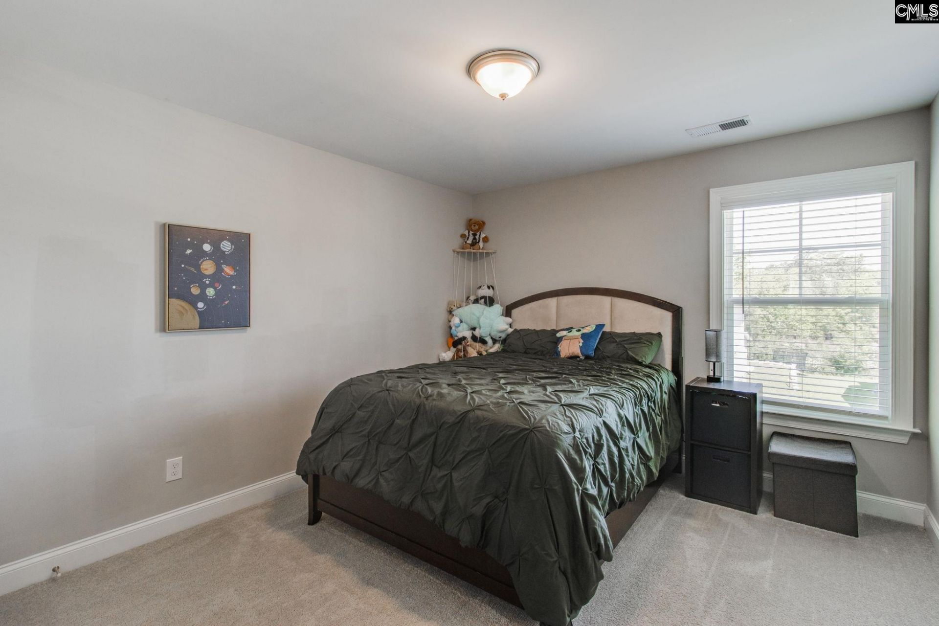 433 Thayer St Photo 12