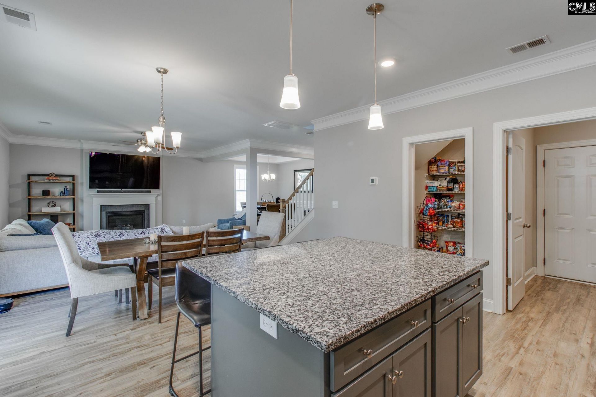 433 Thayer St Photo 25